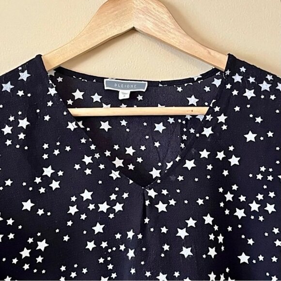PLEIONE Ruffle Short Sleeve V Neck Black White  Stars Top Shirt Size US Small - Picture 3 of 6